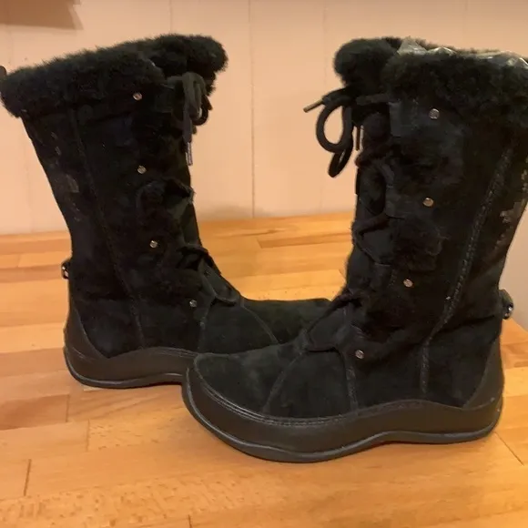 North Face Primaloft Lace Up Black Suede Boots 6