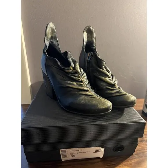 NWB RARE Papucei Ladies BLACK/GREEN METALLIC Distressed Leather Ankle Boot SZ 36