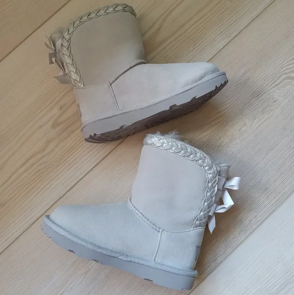 NWOB Ugg Classic Short II Braided Boot