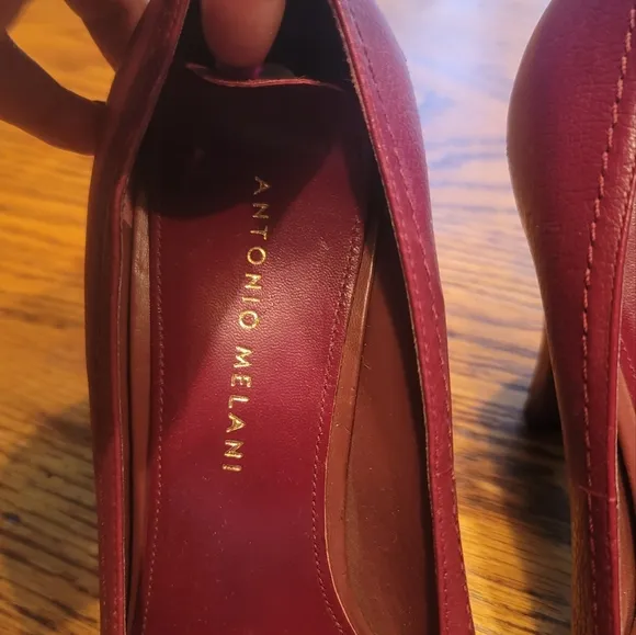NWOT Antonio Melani Genuine Leather Burgundy Wine Round Cap Toe Heels Shoes 8.5