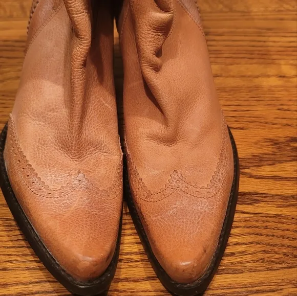 NWOT Bronx Tan Brown Cognac Distressed Leather Cowboy Western Shoes Heels Boots