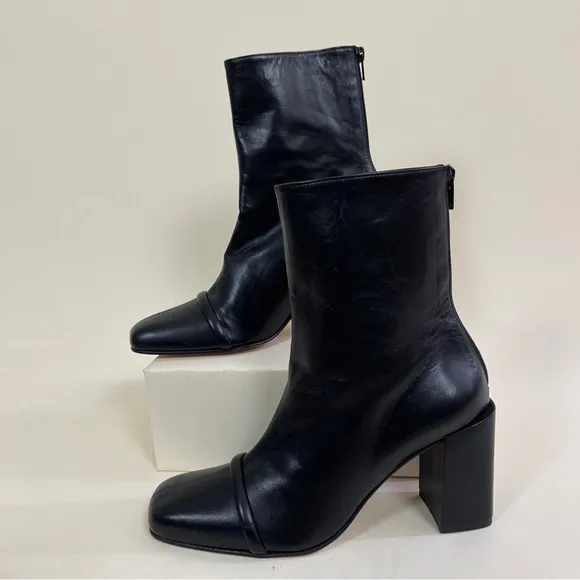 NWOT Chelsea Paris Gigi Boots in Black