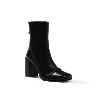 NWOT Chelsea Paris Gigi Boots in Black