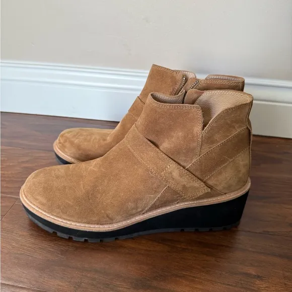 NWOT Eileen Fisher Tan Suede Wedge Boots-Size 11