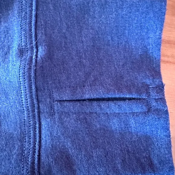 NWOT Simms blue long sleeved hooded shirt, size Medium