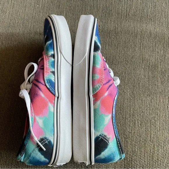 NWOT Tie Dye Vans Platform Slip On Sneakers Shoes Size Women US 7