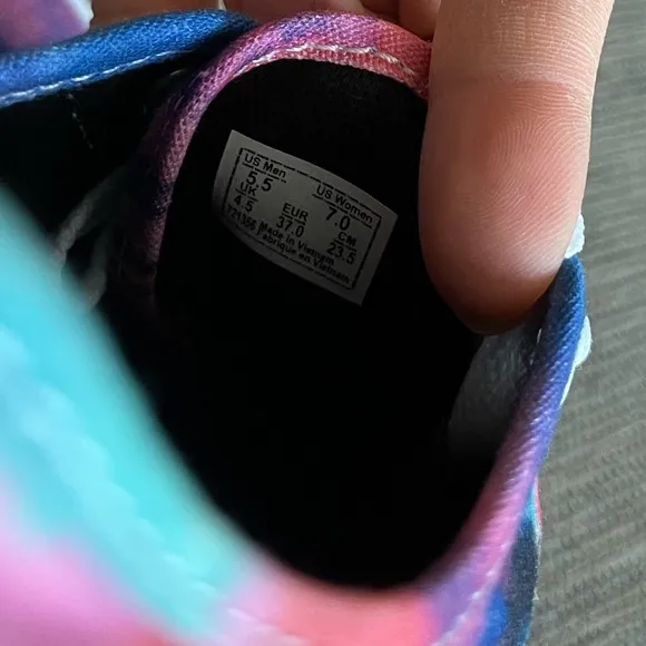 NWOT Tie Dye Vans Platform Slip On Sneakers Shoes Size Women US 7