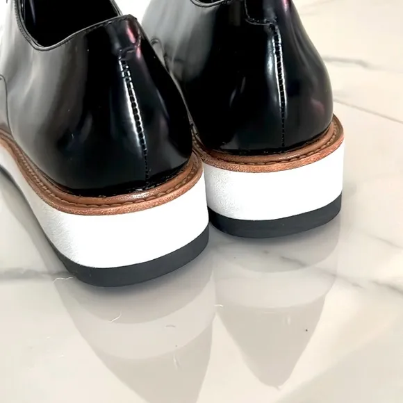 NWOT Vince Women Reed Glazed Patent leather Platform Oxford shoes