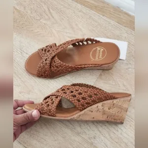 NWT Andre Assous Woven Slip-on Wedge Tan Sandals Size 8