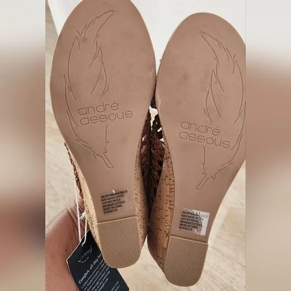 NWT Andre Assous Woven Slip-on Wedge Tan Sandals Size 8
