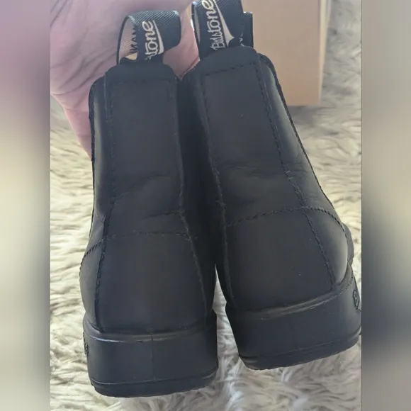 NWT Blundstone Women's Classic Chelsea Boots in Classic Black Style 558