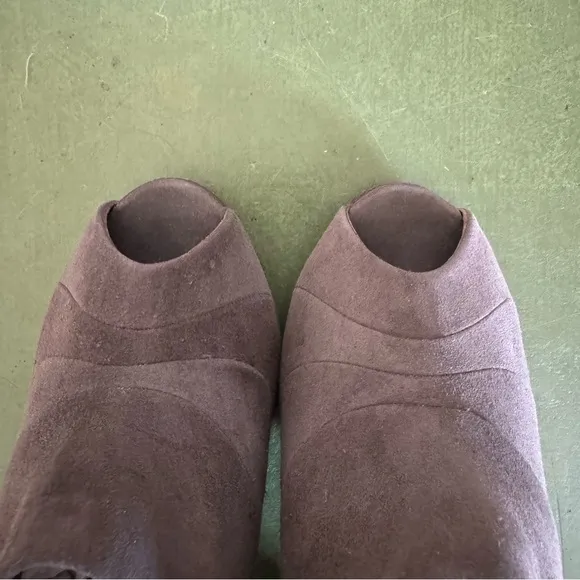 NWT Coclico PIRAN Peep Toe Heels in Slate Gray Suede *Spain*