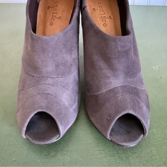NWT Coclico PIRAN Peep Toe Heels in Slate Gray Suede *Spain*