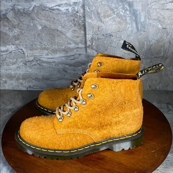 NWT Dr.Martens 101 Suede Made in England Women’s Ankle Boots