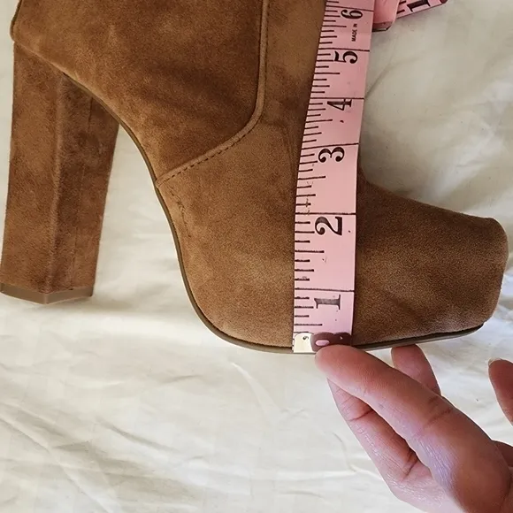NWT Express Genuine Suede Leather Buckle Block Heel Tan Boots size 7