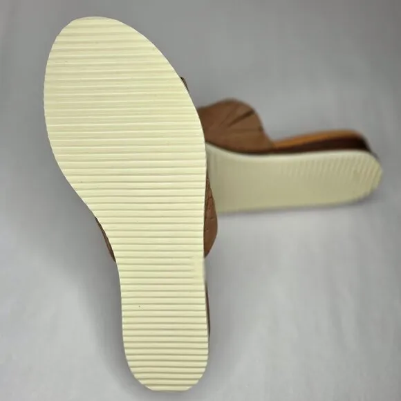 NWT Kenneth Cole Gentle Soles Angie Woven Suede Sandals