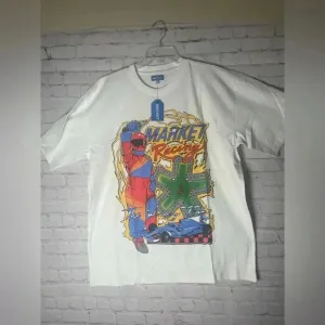 NWT MARKET STUDIOS RACING CIRCUIT Crew Neck Short Sleeve T-SHIRT Mens Size XL