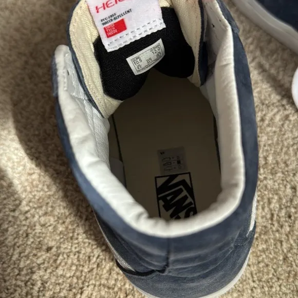 NWT Men’s VANS high tops shoes