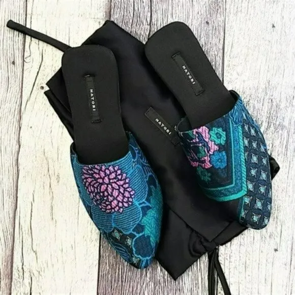 NWT NATORI Velvet Mule Floral Embroidered Slippers
