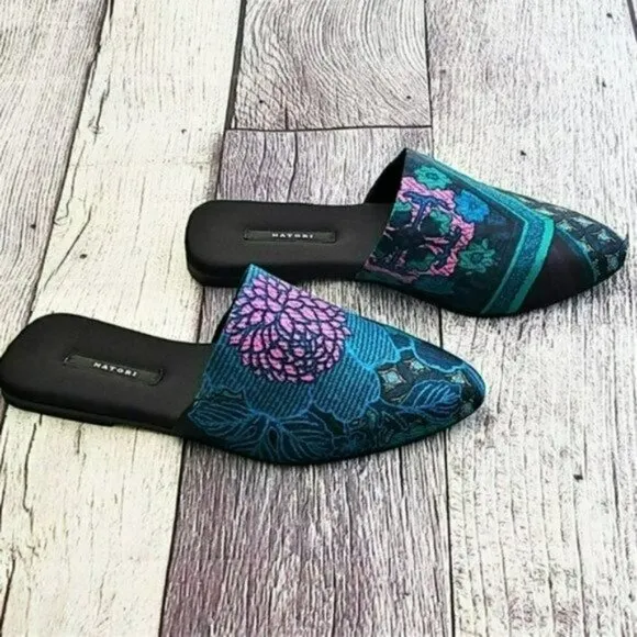 NWT NATORI Velvet Mule Floral Embroidered Slippers