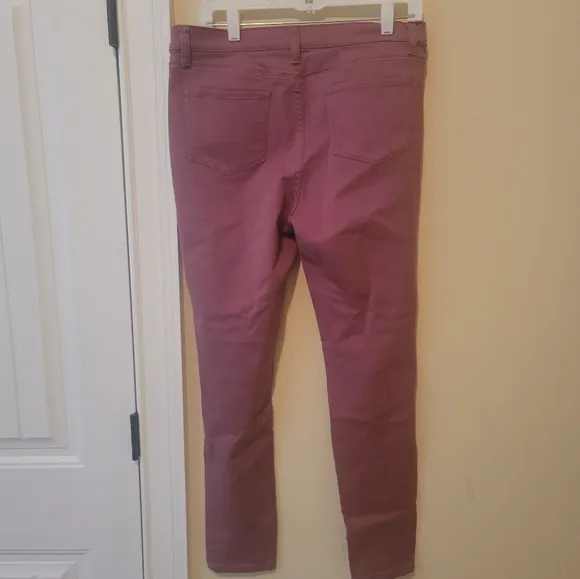 NWT New York &amp; Company Soho Rose Pink Distressed Denim Jeans Pants Leggings