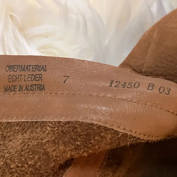 NWT Paul Green Newbury Leather Bootie in Toffee Sz 9.5.