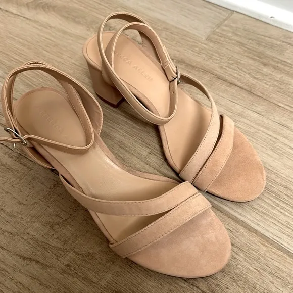 NWT Rebecca Allen Suede Shoes