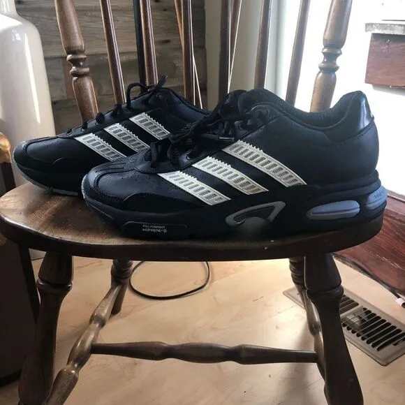 NWT Retro 2005 Adidas Running Shoes Size 11.5