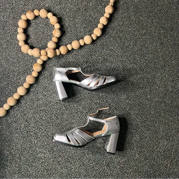 NWT Strappy Metallic Silver Square-Toe Mary Jane Chunky Heeled T-Bar Shoes 7.5