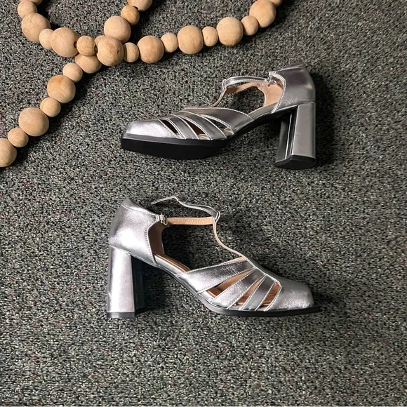 NWT Strappy Metallic Silver Square-Toe Mary Jane Chunky Heeled T-Bar Shoes 7.5