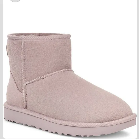 NWT UGG Classic Mini II Suede Boots, Pale Smoke, size 10