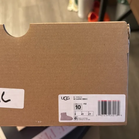 NWT UGG Classic Mini II Suede Boots, Pale Smoke, size 10