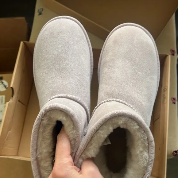 NWT UGG Classic Mini II Suede Boots, Pale Smoke, size 7