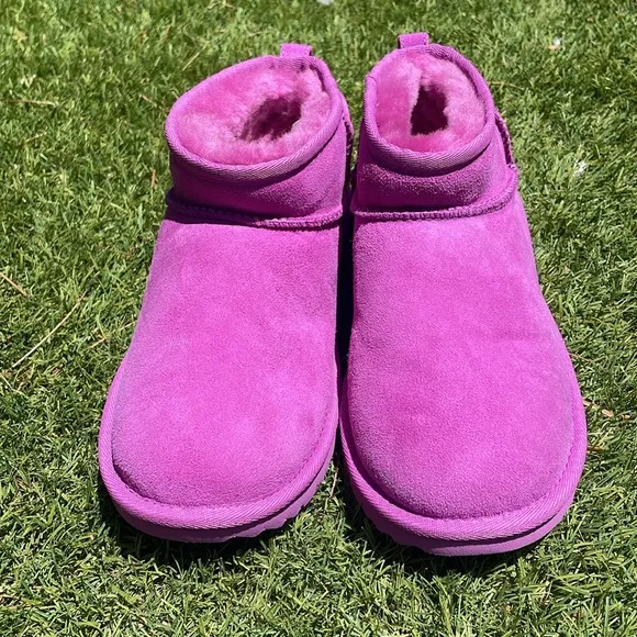 NWT UGG Classic Ultra Mini Boots!