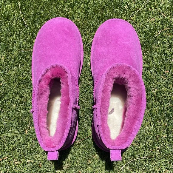NWT UGG Classic Ultra Mini Boots!