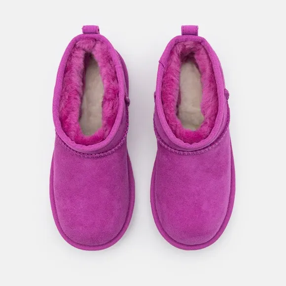 NWT UGG Classic Ultra Mini Boots!