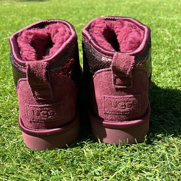 NWT UGG Ultra Mini Boots