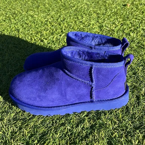 NWT UGG Ultra Mini Boots