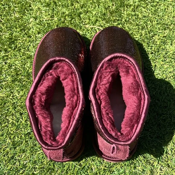 NWT UGG Ultra Mini Boots