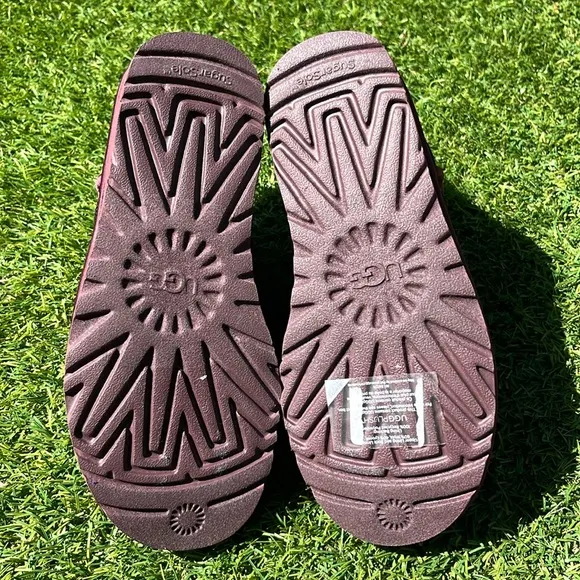 NWT UGG Ultra Mini Boots