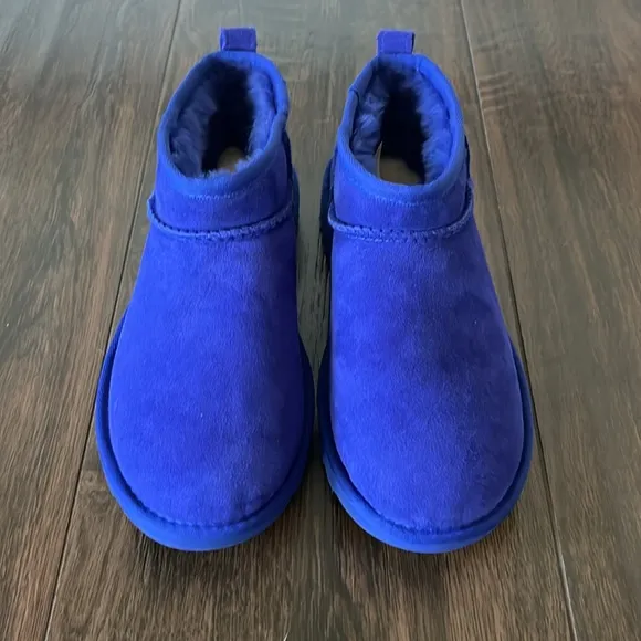 NWT UGG Ultra Mini Boots