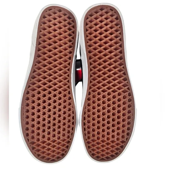 NWT Vans Seldan Men's Black and Red Checkered Sneakers Size 11.5