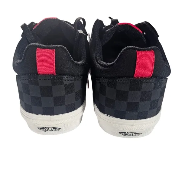 NWT Vans Seldan Men's Black and Red Checkered Sneakers Size 11.5