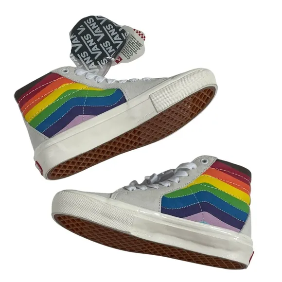 NWT Vans Skate Sk8-Hi Pro Pride Mens High Top Skateboarding Shoes Rainbow 3.5