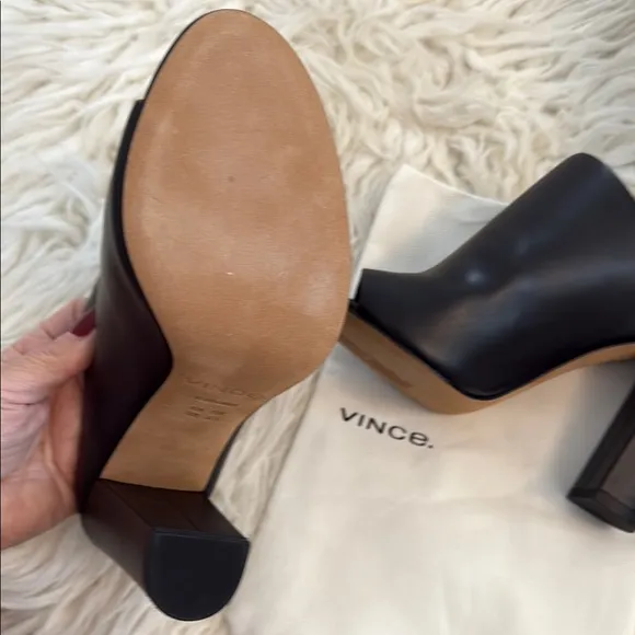 NWT Vince Alora Black Leather Mules Sz 7.5