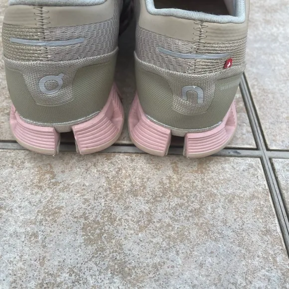 On Cloud Running Shoes, Rose/Sand, Women's 7 M
