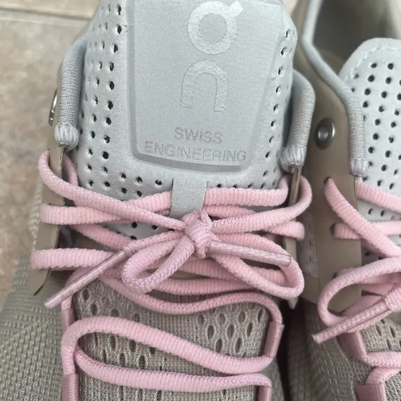 On Cloud Running Shoes, Rose/Sand, Women's 7 M