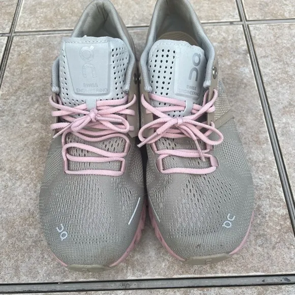 On Cloud Running Shoes, Rose/Sand, Women's 7 M