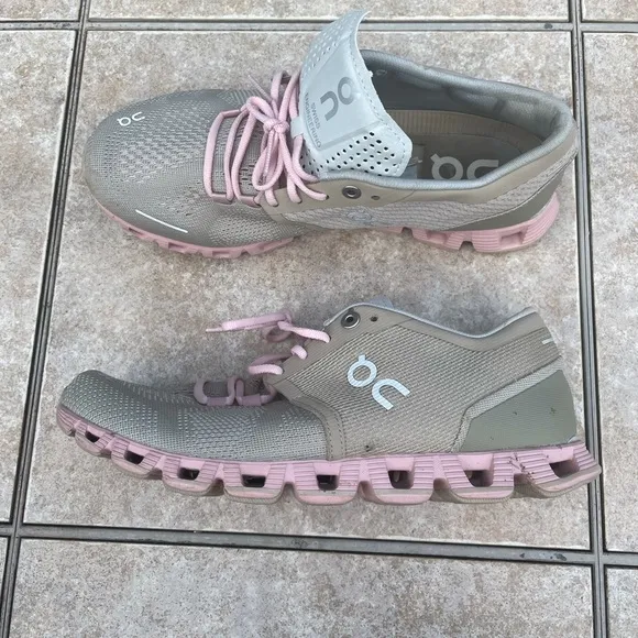 On Cloud Running Shoes, Rose/Sand, Women's 7 M