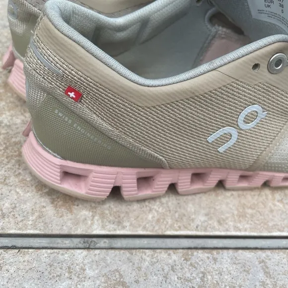 On Cloud Running Shoes, Rose/Sand, Women's 7 M